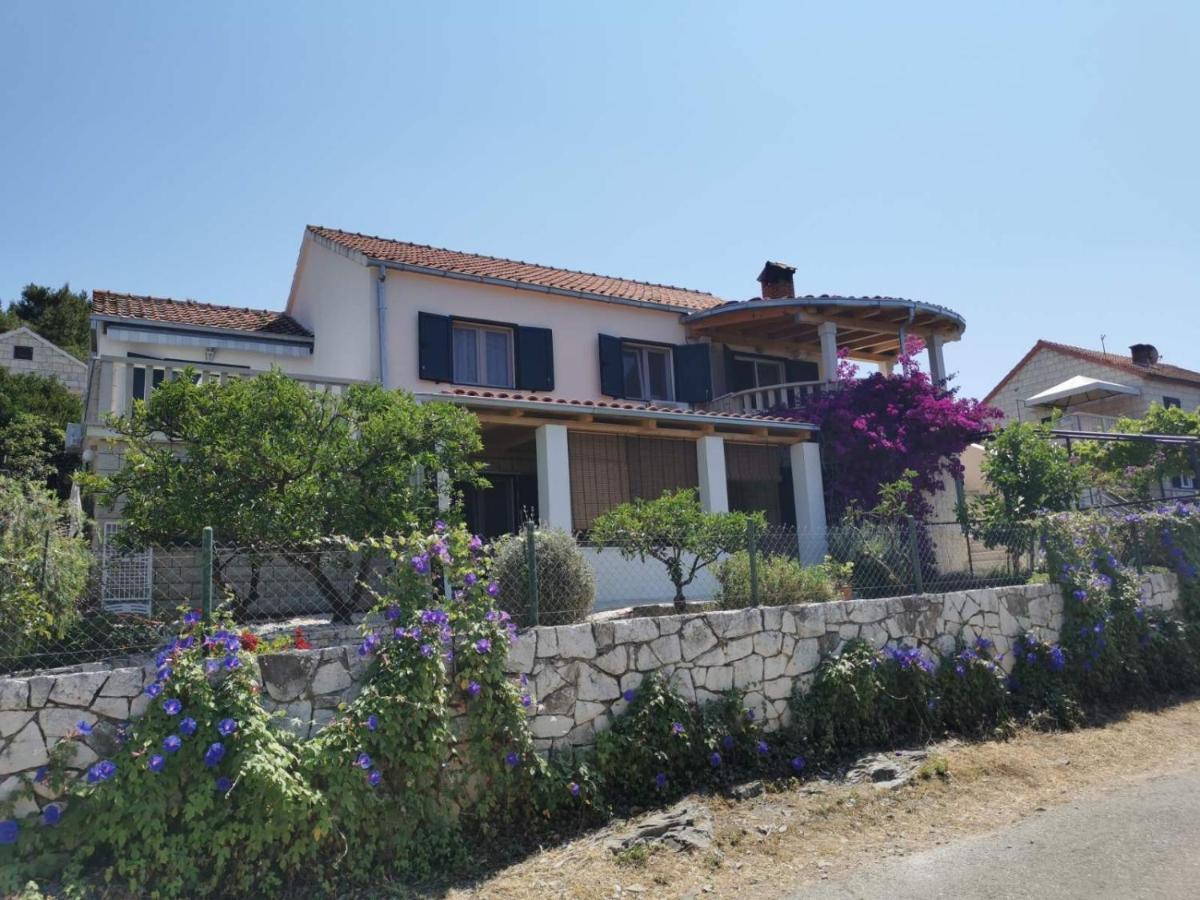 Apartments By The Sea Splitska, Brac - 2923 Postira Buitenkant foto
