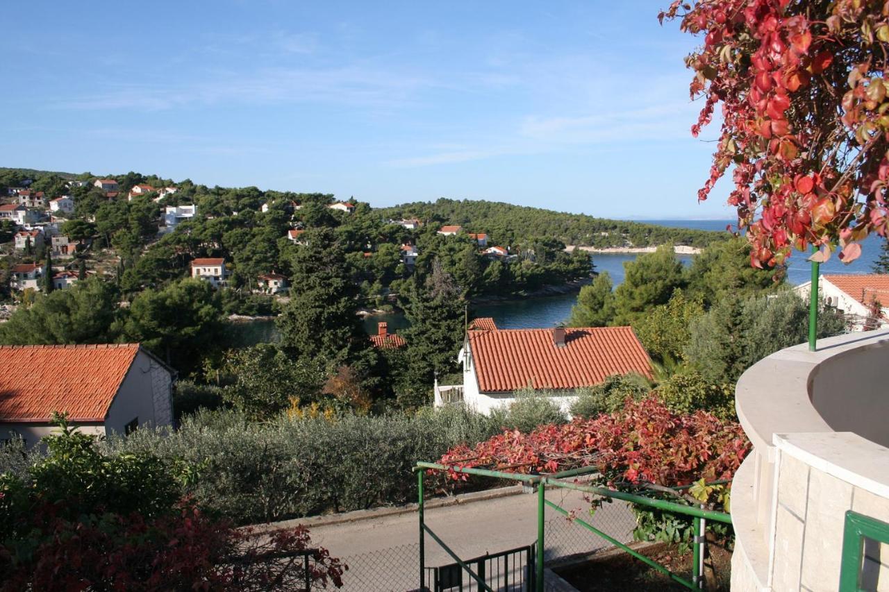 Apartments By The Sea Splitska, Brac - 2923 Postira Buitenkant foto